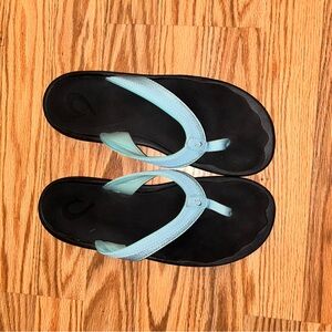 OluKai Women's Aqua and Black Sandals